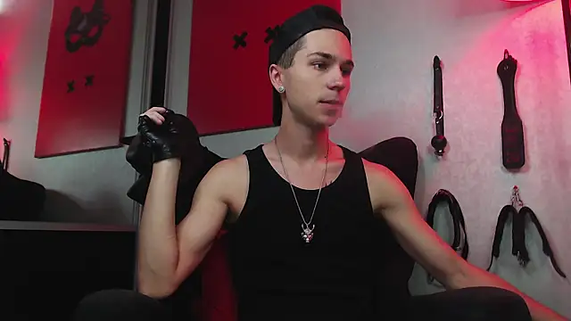 Snapshot of Joseph__Quinn chatting on February 22, 8:07 am Joseph  Quinn online show from February 22, 8:07 am