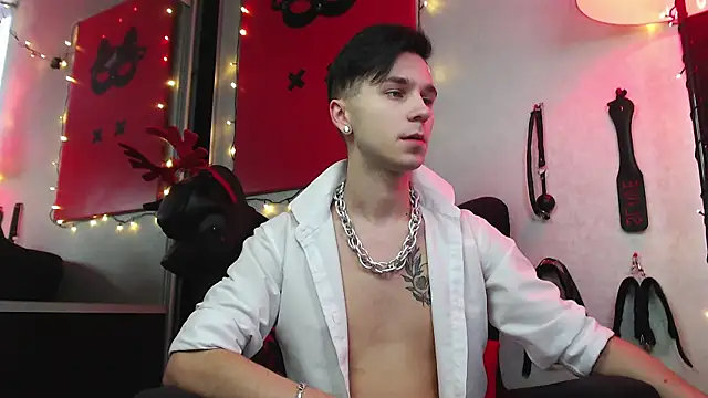 Snapshot of Joseph__Quinn chatting on January 6, 9:41 am Joseph  Quinn online show from January 6, 9:41 am