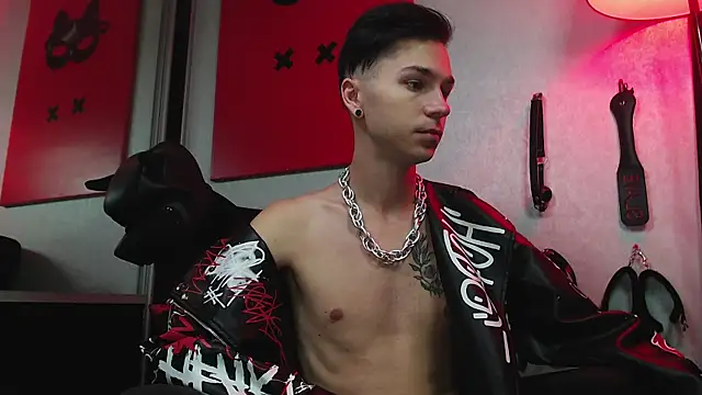 Snapshot of Joseph__Quinn chatting on March 10, 8:06 am Joseph  Quinn online show from March 10, 8:06 am