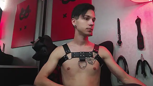 Snapshot of Joseph__Quinn chatting on February 24, 8:17 am Joseph  Quinn online show from February 24, 8:17 am