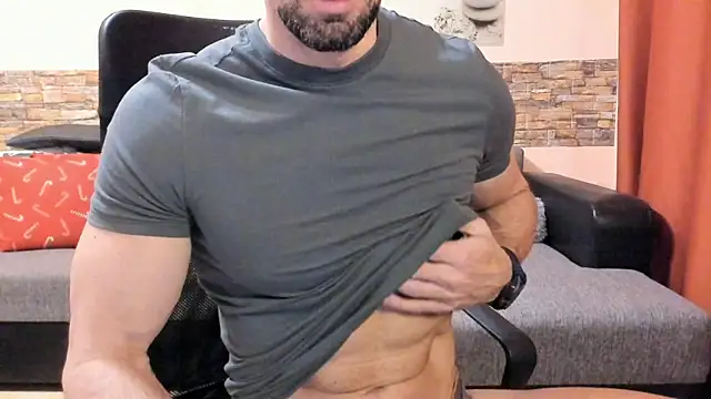 HotHunkTrainer online show from March 24, 9:58 am