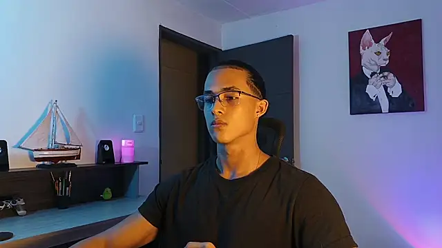 alejo x3 online show from December 4, 11:23 pm