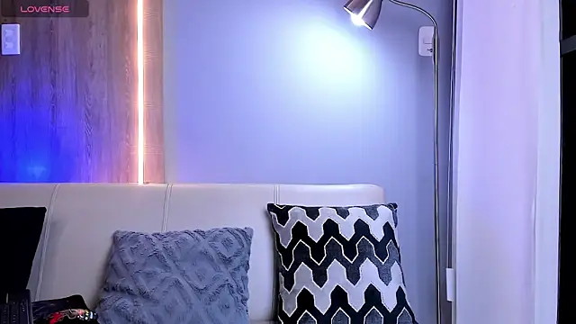 SymonPrince online show from November 28, 3:10 am