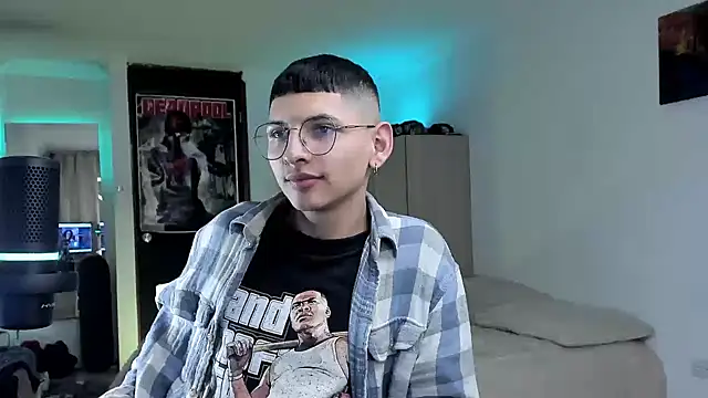 a lejandro 0 8 online show from December 15, 1:02 am