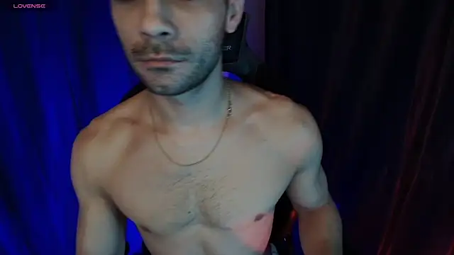 sexyboycolombi4 online show from January 17, 8:50 am