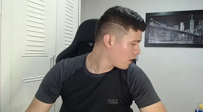 Plug Control online show from January 2, 8:46 pm