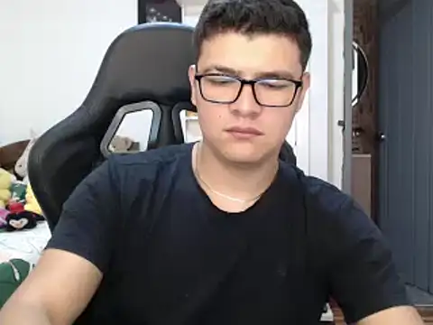 Plug Control online show from March 18, 4:39 pm