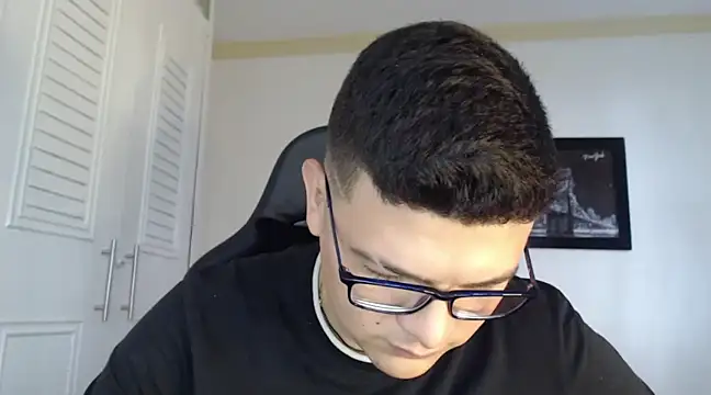 Plug Control online show from February 15, 6:12 pm