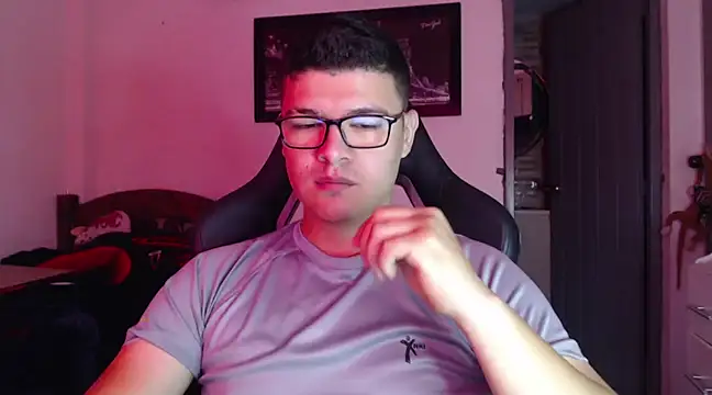 Plug Control online show from February 19, 1:17 pm