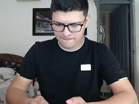 Plug Control online show from March 13, 1:07 pm