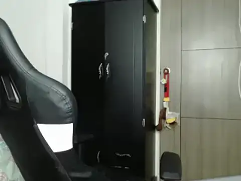 Plug Control online show from February 26, 8:31 pm