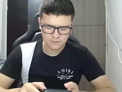 Plug Control online show from March 1, 6:43 pm