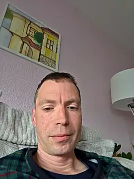 Schnubby1 online show from May 8, 9:21 am