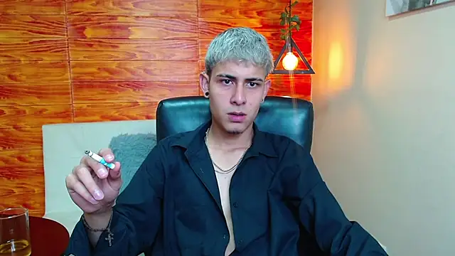 Snapshot of Bastiaan_28 chatting on December 27, 4:04 am Bastiaan 28 online show from December 27, 4:04 am