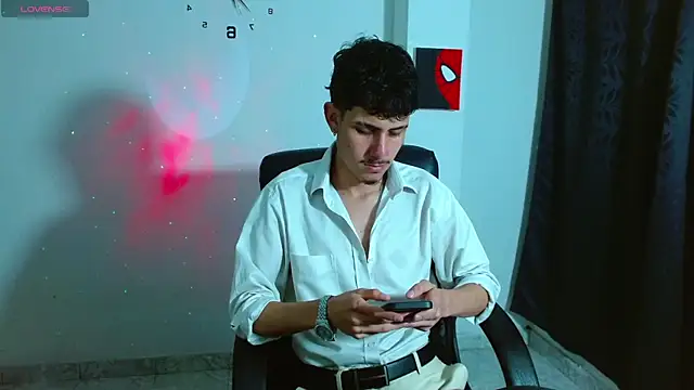 Snapshot of Bastiaan_28 chatting on October 7, 10:58 pm Bastiaan 28 online show from October 7, 10:58 pm