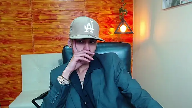 Snapshot of Bastiaan_28 chatting on January 5, 6:13 pm Bastiaan 28 online show from January 5, 6:13 pm