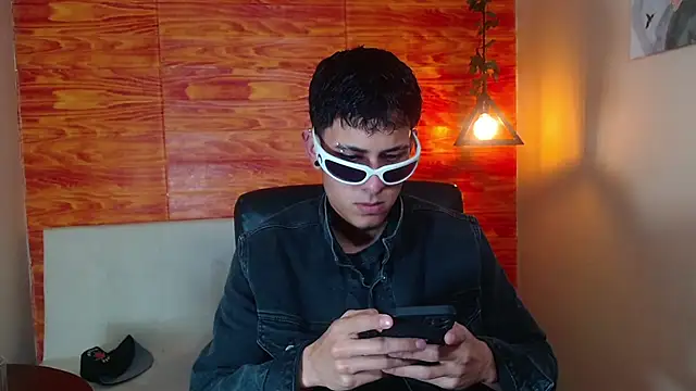 Snapshot of Bastiaan_28 chatting on March 2, 5:41 pm Bastiaan 28 online show from March 2, 5:41 pm