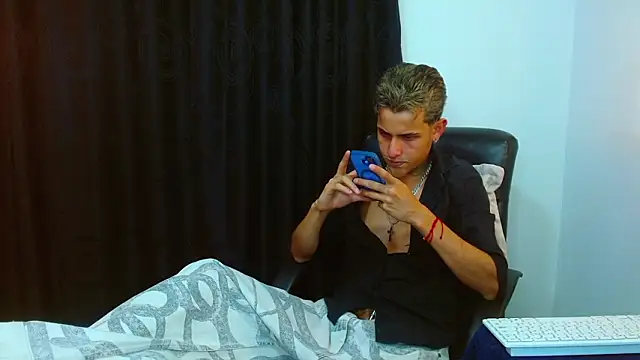 Bastiaan 28 online show from March 14, 11:34 pm