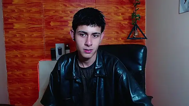 Snapshot of Bastiaan_28 chatting on January 22, 3:52 am Bastiaan 28 online show from January 22, 3:52 am