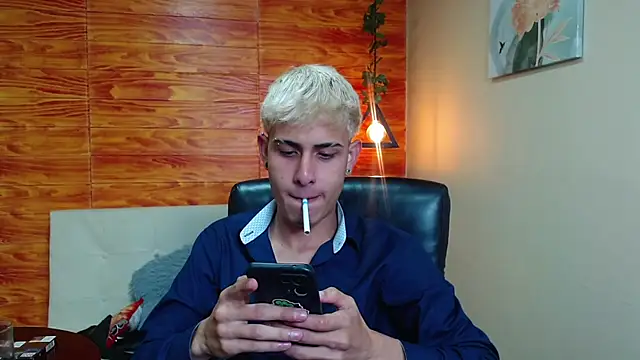 Snapshot of Bastiaan_28 chatting on December 12, 2:26 am Bastiaan 28 online show from December 12, 2:26 am