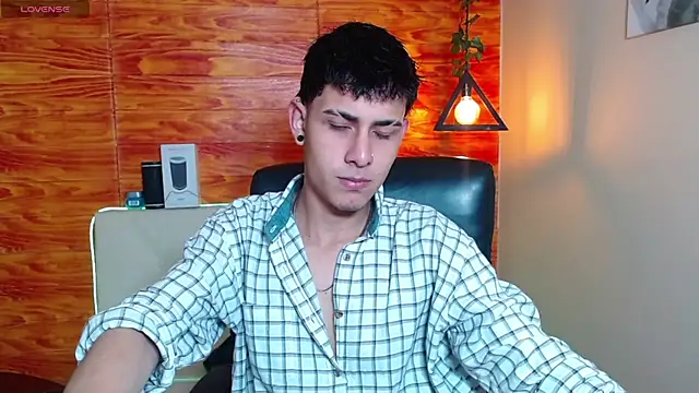 Snapshot of Bastiaan_28 chatting on January 25, 4:56 am Bastiaan 28 online show from January 25, 4:56 am