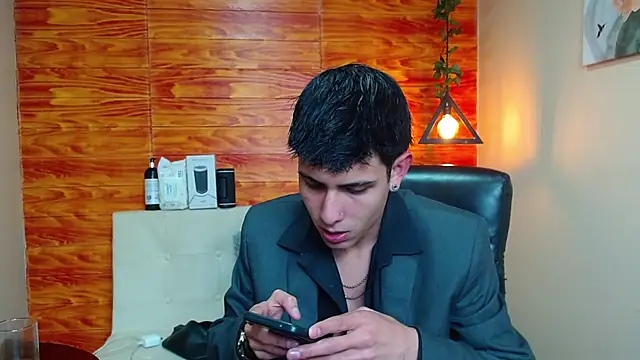 Snapshot of Bastiaan_28 chatting on January 7, 10:08 pm Bastiaan 28 online show from January 7, 10:08 pm