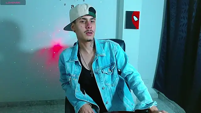 Snapshot of Bastiaan_28 chatting on October 10, 10:57 pm Bastiaan 28 online show from October 10, 10:57 pm