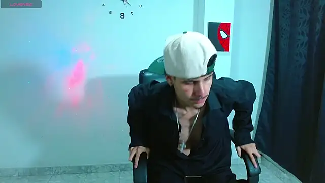 Snapshot of Bastiaan_28 chatting on October 11, 11:20 pm Bastiaan 28 online show from October 11, 11:20 pm