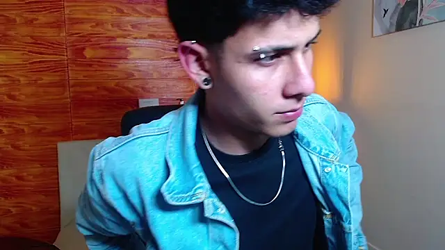 Snapshot of Bastiaan_28 chatting on February 1, 2:58 am Bastiaan 28 online show from February 1, 2:58 am