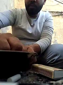 Snapshot of ListedLoin chatting on December 18, 10:08 am ListedLoin online show from December 18, 10:08 am