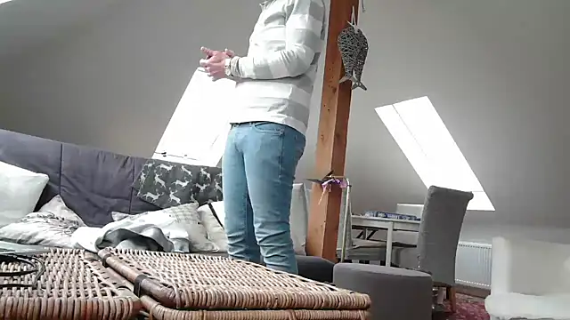 maxmueller321 online show from April 19, 8:03 am