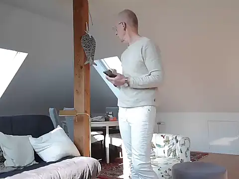 maxmueller321 online show from March 22, 9:03 am