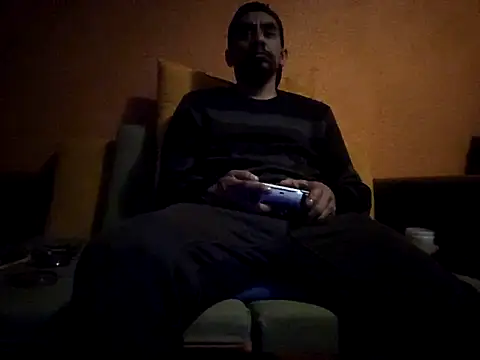 Angel Coronel online show from February 15, 1:11 am