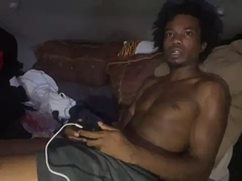 SlimeCrownzOut5 online show from February 3, 6:22 am