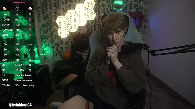 twinkben online show from October 8, 8:02 pm