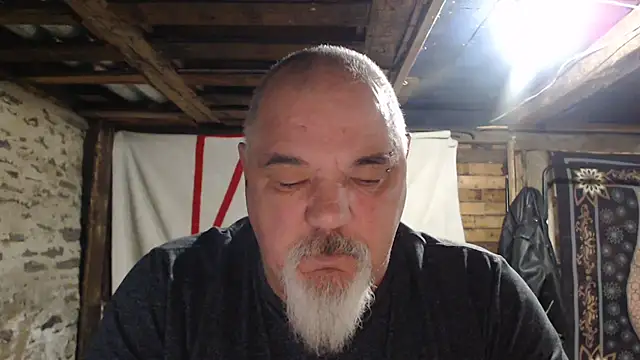 Newfiesausage1972 online show from December 15, 10:23 am