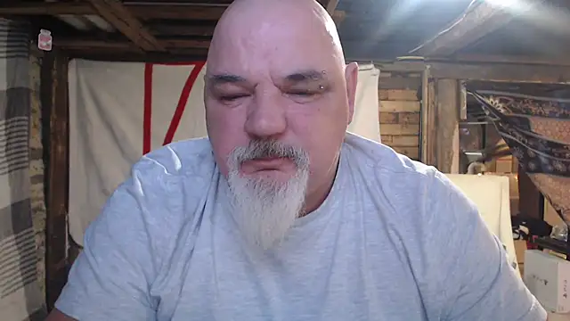 Newfiesausage1972 online show from February 23, 12:40 pm