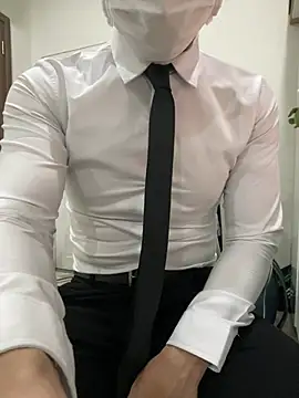 harrylouis1357 online show from December 18, 1:45 pm