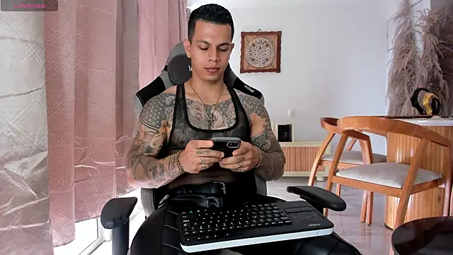 Aron Dark online show from April 19, 3:33 pm