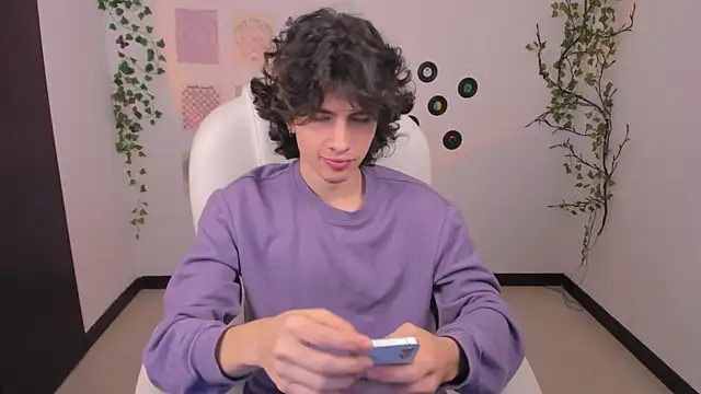 Snapshot of Angelo_duarte chatting on September 30, 7:28 pm Angelo duarte online show from September 30, 7:28 pm