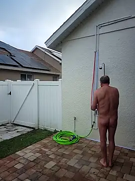 Snapshot of theclubist111 chatting on February 13, 1:05 pm theclubist111 online show from February 13, 1:05 pm