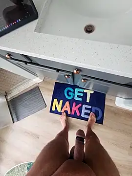 Snapshot of theclubist111 chatting on February 23, 12:37 am theclubist111 online show from February 23, 12:37 am