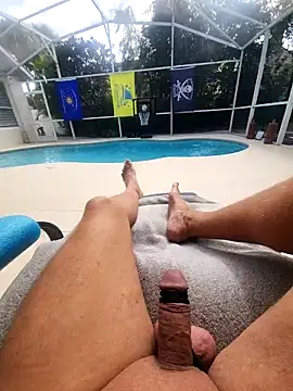 Snapshot of theclubist111 chatting on October 10, 5:51 pm theclubist111 online show from October 10, 5:51 pm