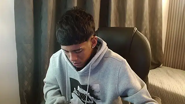 Alan Cute18 online show from February 28, 4:00 am