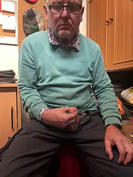 oldgayman online show from October 6, 11:59 am