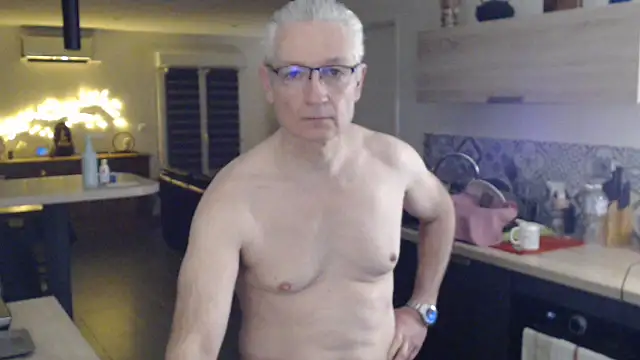 Goduleur69 online show from February 4, 11:59 pm