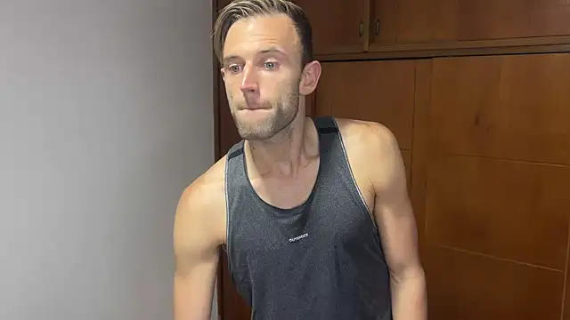 Snapshot of aquilesmade chatting on December 3, 12:00 am aquilesmade online show from December 3, 12:00 am