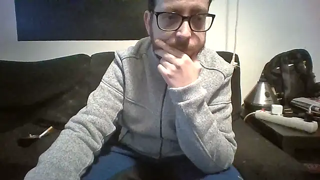 tuchi94 online show from December 14, 12:01 pm