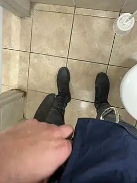 Snapshot of hotisraeli chatting on March 11, 11:12 am hotisraeli online show from March 11, 11:12 am