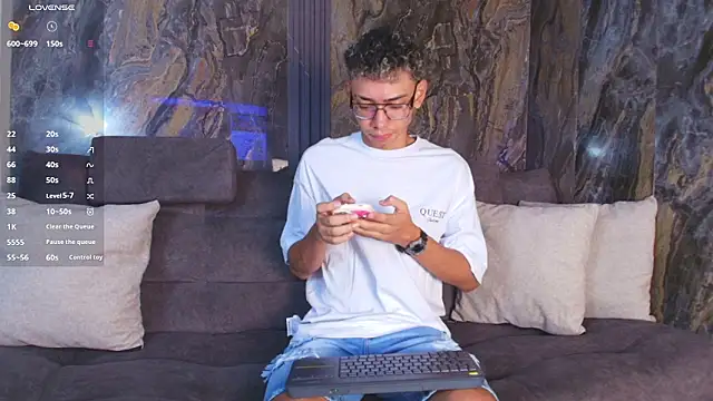 Daviid laidd online show from February 1, 7:34 pm